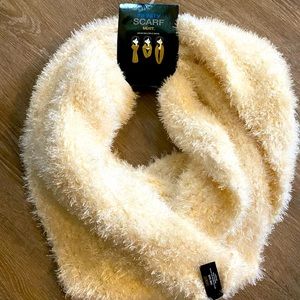 NWT Infinity scarf- fuzzy sparkle white